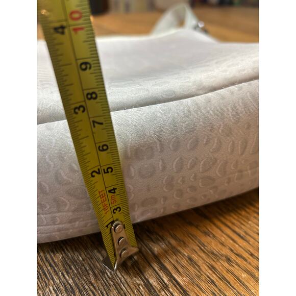 Haute Shore Neoprene Crossbody Purse in Cream Croc Print Adjustable Strap - Picture 12 of 13